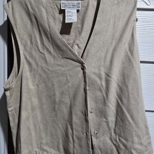 Vintage Chic Cream Sleeveless Top